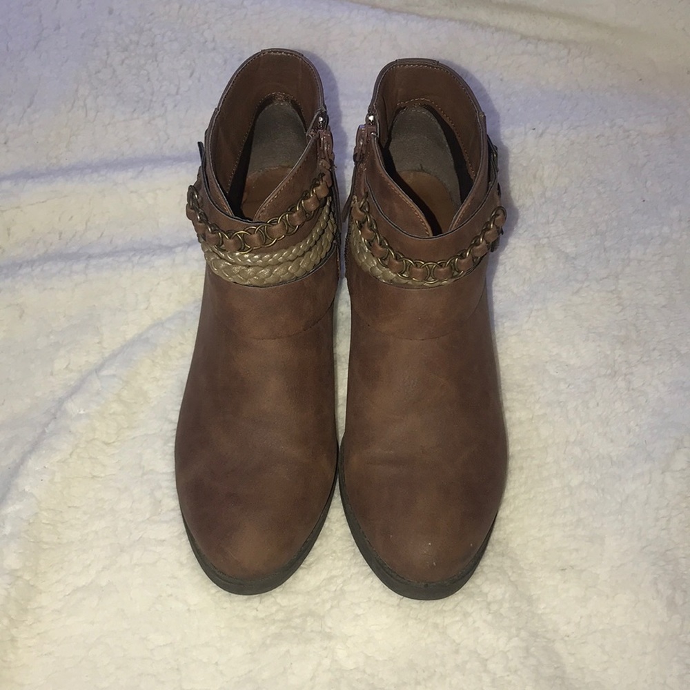 SOLD 🌟Booties - Picture 3 of 6